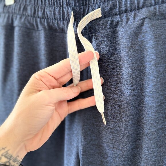 Vuori Performance Jogger in Navy, size M - Picture 3 of 4